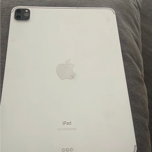 iPad Pro 2021 2nd gen - Picture 1 of 2
